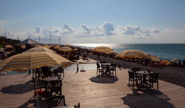 Güzel mimarisi olan şehir manzarası. Batumi 'de Avrupa meydanı.