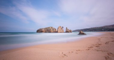 It is about 17 km from Sile. Akakese Village and Akakese Beach, a coastal village