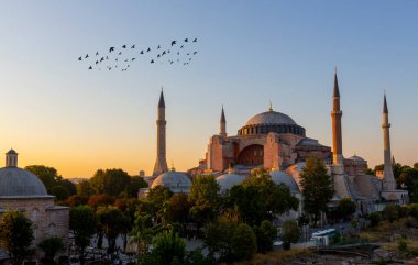 İstanbul 'da Ayasofya' nın güzel manzarası, gün batımında Türkiye 'nin tepesinden