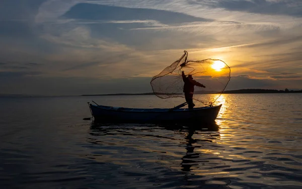Fishing Boats Net Fisherman Throwing Lake Lake Eber Afyonkarahisar — Stock Fotó