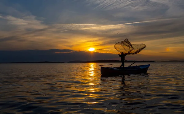 Fishing Boats Net Fisherman Throwing Lake Lake Eber Afyonkarahisar — Fotografia de Stock