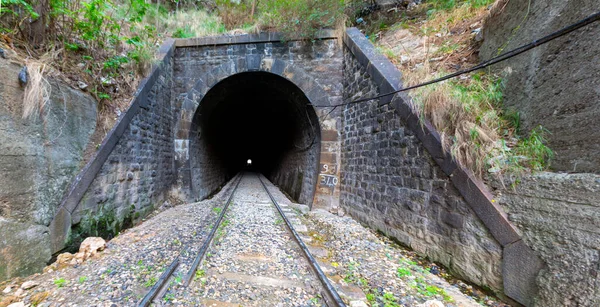 Železniční Tunel Světlem Konci Může Reprezentovat Dosažení Vašich Cílů Překonání — Stock fotografie