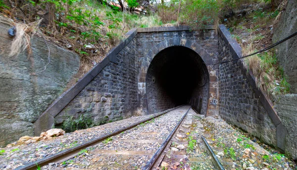 Železniční Tunel Světlem Konci Může Reprezentovat Dosažení Vašich Cílů Překonání — Stock fotografie