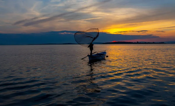 Fisherman Lake Manyas Work While Fishing — Stockfoto