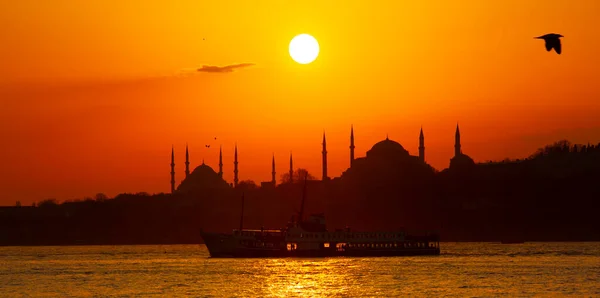 Blue Mosque Hagia Sophia Wonderful Istanbul View Sunset Sun Dancing — стоковое фото