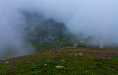 Rize 'deki Elevit Platosu. Bu plato, Rize 'nin Camlihemsin ilçesinde yer almaktadır. Kackar Dağları bölgesi. Rize, Türkiye.