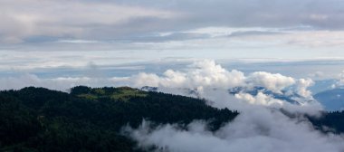 Vercenik ve Kackarlar, Rize ilinin Amlhemin ilçesinde, Tahpur Platosu 'nun 2995 metre yüksekliğindeki bir platodur..