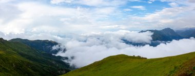 Vercenik ve Kackarlar, Rize ilinin Amlhemin ilçesinde, Tahpur Platosu 'nun 2995 metre yüksekliğindeki bir platodur..