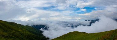 Vercenik ve Kackarlar, Rize ilinin Amlhemin ilçesinde, Tahpur Platosu 'nun 2995 metre yüksekliğindeki bir platodur..