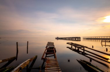 Kocaeli sahil kayalıkları ve deniz kapakları uzun pozlama tekniğiyle vuruldu..