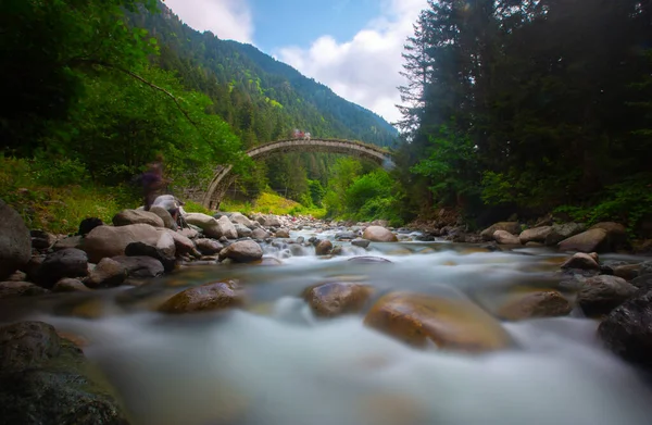 Eski tarihi taş köprüler / Rize - Kakar dağları etekleri