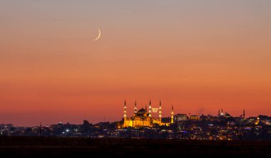 Mavi Cami ve Ayasofya, yarım ay batımı