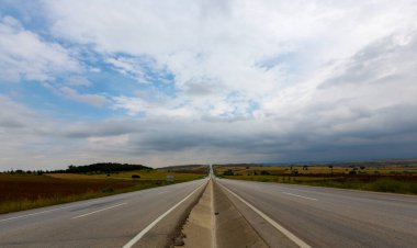 Mavi bulutların ve ekili tarlaların pencereleri, Corlu Türkiye