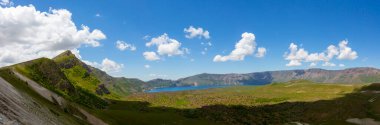 Nemrut Krateri Gölü ve çevresinin panoramik görüntüsü