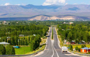 Karlı Suphan Dağı (Sphan Da) ve Van Gölü