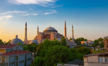 Ayasofya, İstanbul. Bizans mimarisinin dünyaca ünlü anıtı.