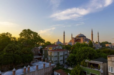 Ayasofya, İstanbul. Bizans mimarisinin dünyaca ünlü anıtı.