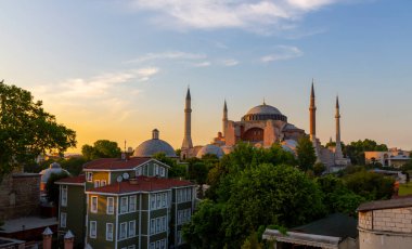 Ayasofya, İstanbul. Bizans mimarisinin dünyaca ünlü anıtı.