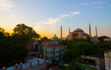 Ayasofya, İstanbul. Bizans mimarisinin dünyaca ünlü anıtı.