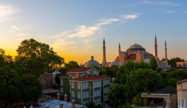 Ayasofya, İstanbul. Bizans mimarisinin dünyaca ünlü anıtı.