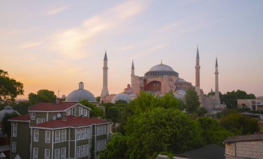 Ayasofya, İstanbul. Bizans mimarisinin dünyaca ünlü anıtı.