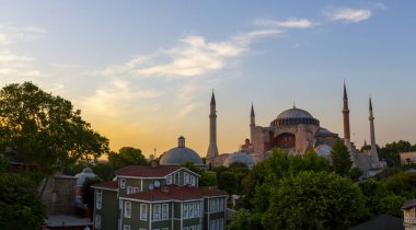 Ayasofya, İstanbul. Bizans mimarisinin dünyaca ünlü anıtı.