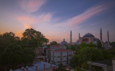 Ayasofya, İstanbul. Bizans mimarisinin dünyaca ünlü anıtı.