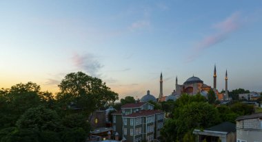 Ayasofya, İstanbul. Bizans mimarisinin dünyaca ünlü anıtı.