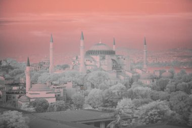 Ayasofya, İstanbul. Bizans mimarisinin dünyaca ünlü anıtı.