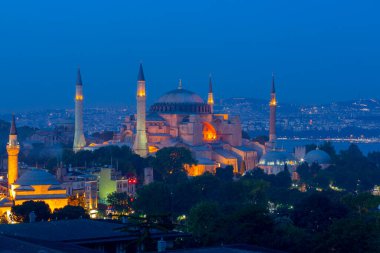 Ayasofya, İstanbul. Bizans mimarisinin dünyaca ünlü anıtı.