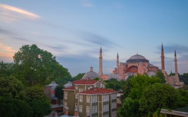 Ayasofya, İstanbul. Bizans mimarisinin dünyaca ünlü anıtı.