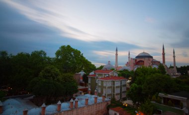 Ayasofya, İstanbul. Bizans mimarisinin dünyaca ünlü anıtı.