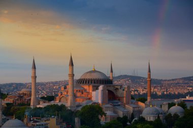 Ayasofya, İstanbul. Bizans mimarisinin dünyaca ünlü anıtı.
