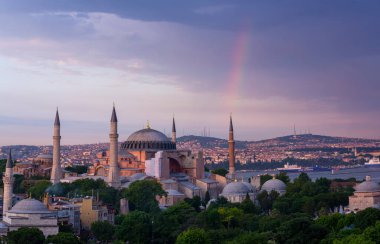 Ayasofya, İstanbul. Bizans mimarisinin dünyaca ünlü anıtı.