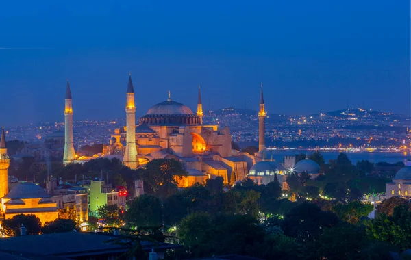 イスタンブールのハギア ソフィア ビザンチン建築の世界的に有名な記念碑 — ストック写真