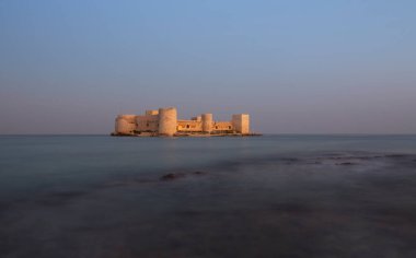 Bakirenin Şatosu (Kiz Kalesi) Mersin Türkiye