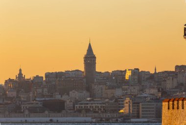 Galata Kulesi, turistlerin gün batımında en çok ziyaret ettikleri yerlerden biri. .