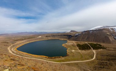 Kapadokya sınırları içinde kalp şeklinde volkanik krater gölü
