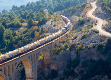 Türkiye 'nin Adana kentindeki Varda Demiryolu Köprüsü. Tarihi, eski demiryolu Alman köprüsü