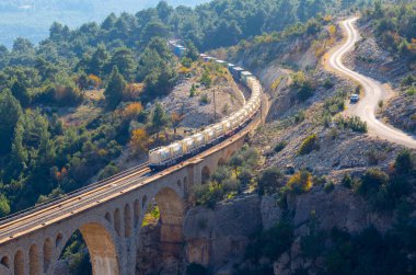 Türkiye 'nin Adana kentindeki Varda Demiryolu Köprüsü. Tarihi, eski demiryolu Alman köprüsü