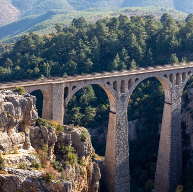 Türkiye 'nin Adana kentindeki Varda Demiryolu Köprüsü. Tarihi, eski demiryolu Alman köprüsü