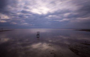 Türkiye 'nin en büyük göllerinden biri olan Tuz Golu, minimalist yansıma fotoğrafları