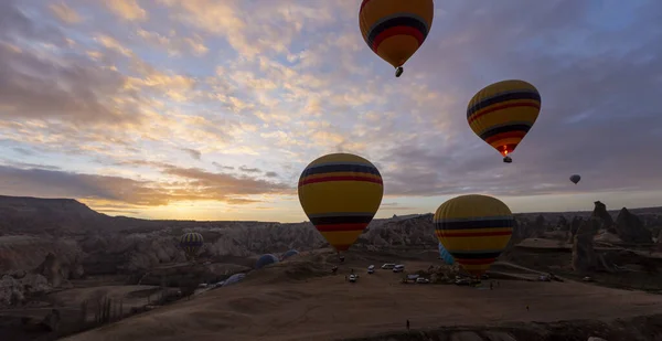 Balónky Letí Cappadocii Greme Úsvitu Cappadocia Známá Celém Světě Jako — Stock fotografie