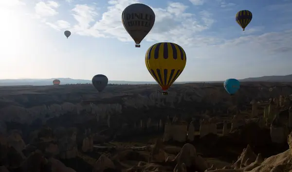 Μπαλόνια Πετούν Στην Καππαδοκία Greme Ξημέρωμα Cappadocia Είναι Γνωστή Όλο — Φωτογραφία Αρχείου