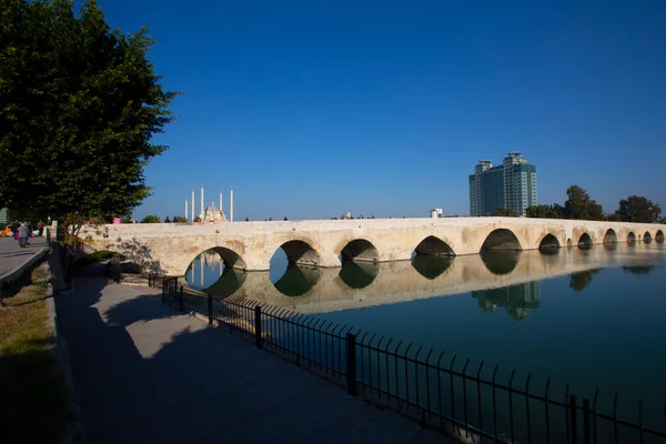 Zentrale Sabanc Moschee Und Alte Steinbrücke Adana Türkei — Stockfoto