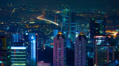 İstanbul Şehir Gece Hava Görüntüsü, Gökdelenler ve Boğaz Köprüsü