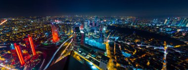 İstanbul Şehir Gece Hava Görüntüsü, Gökdelenler ve Boğaz Köprüsü