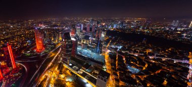 İstanbul Şehir Gece Hava Görüntüsü, Gökdelenler ve Boğaz Köprüsü