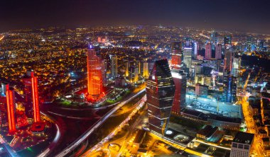 İstanbul Şehir Gece Hava Görüntüsü, Gökdelenler ve Boğaz Köprüsü