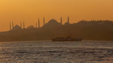 İstanbul 'un en tarihi yerleri arasında farklı ve estetik feribot koleksiyonları